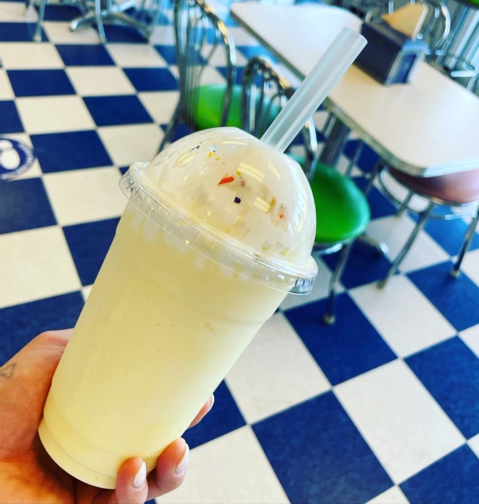 Bubble Tea Blue Cow Frozen Yogurt